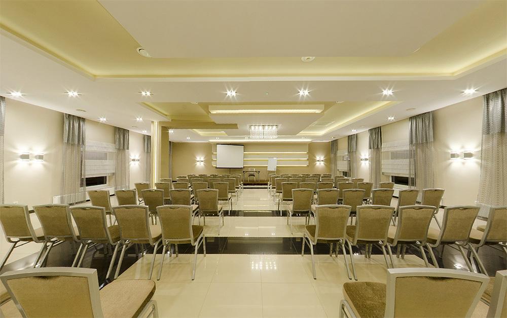 Hotel Podkowa ปวอตสก์ ภายนอก รูปภาพ