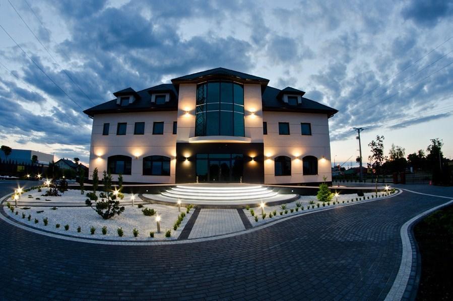 Hotel Podkowa ปวอตสก์ ภายนอก รูปภาพ